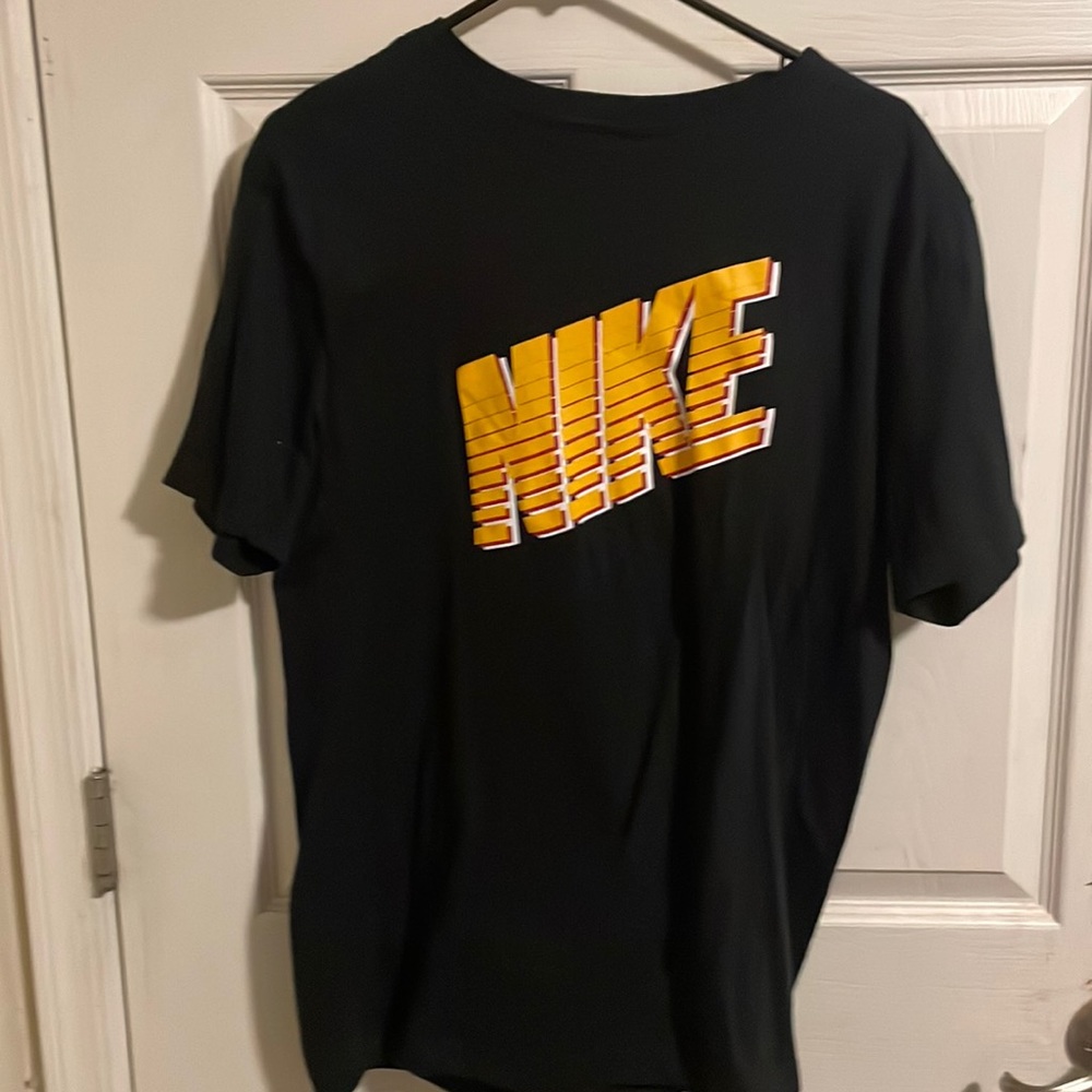 Vintage black and yellow Nike T-shirt